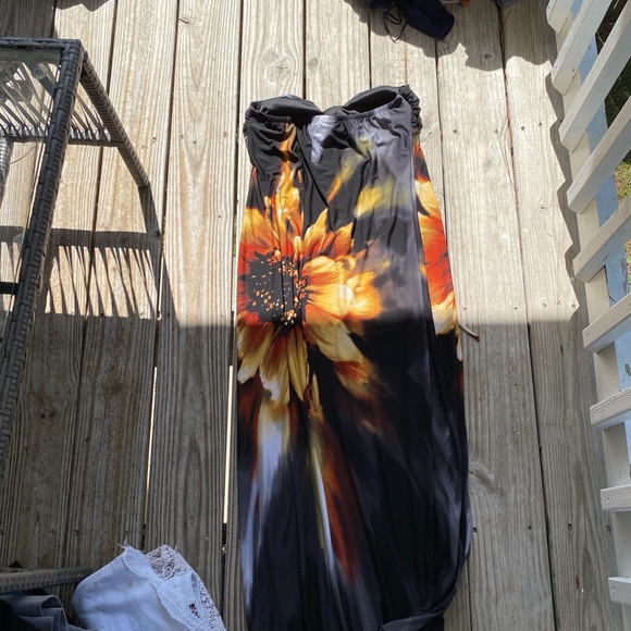 Dress - Picture 3 of 3